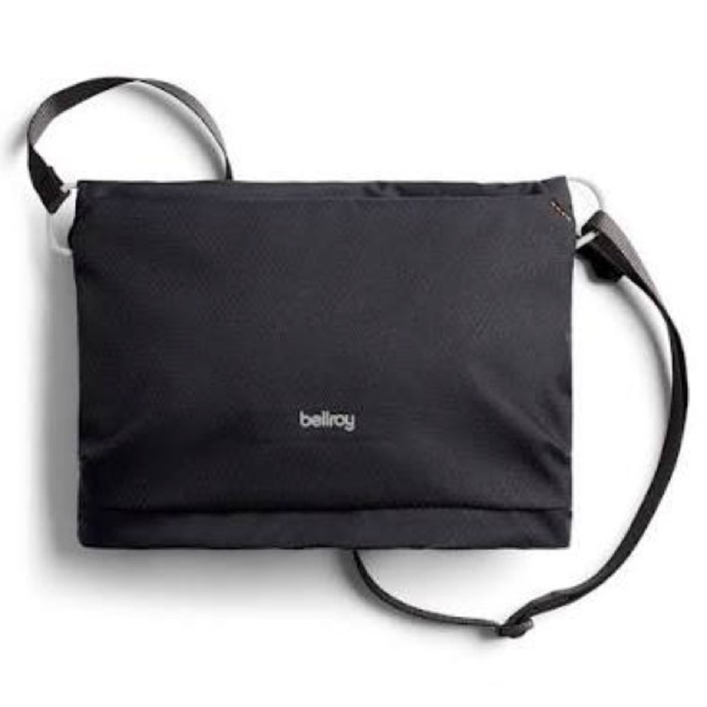 Bellroy Lite Sacoche Sling Bag in Black